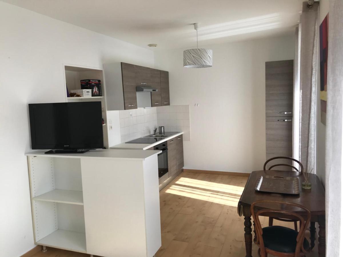 Grand Studio Manon En Coeur De Ville Pour 2 P Bort-les-Orgues Exterior foto